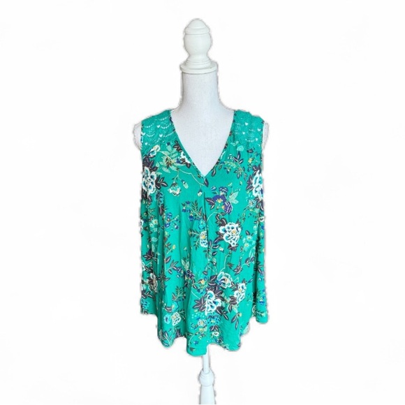 Daniel Rainn Women's Blouse Top Green V-neck Lace Shoulders Pullover Size 2X - Picture 1 of 5